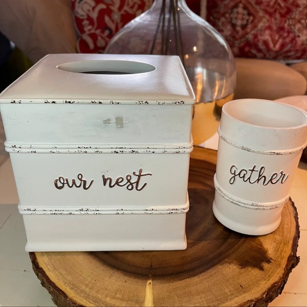 Our Nest tissue holder & tumbler
